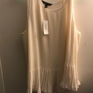 Beautiful Banana Republic sleeveless blouse